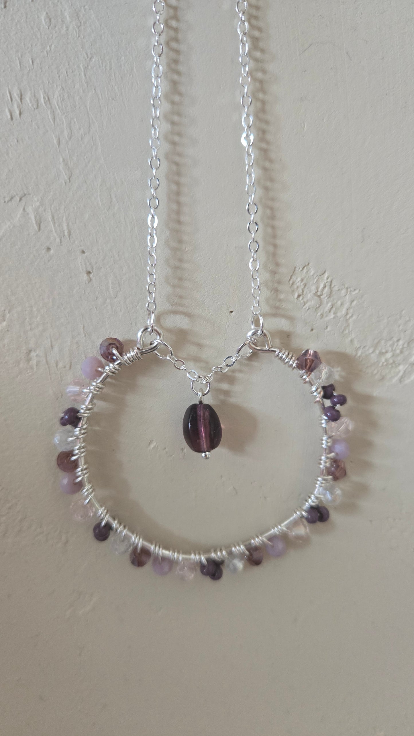 Mauve Wire-wrapped Decor Piece