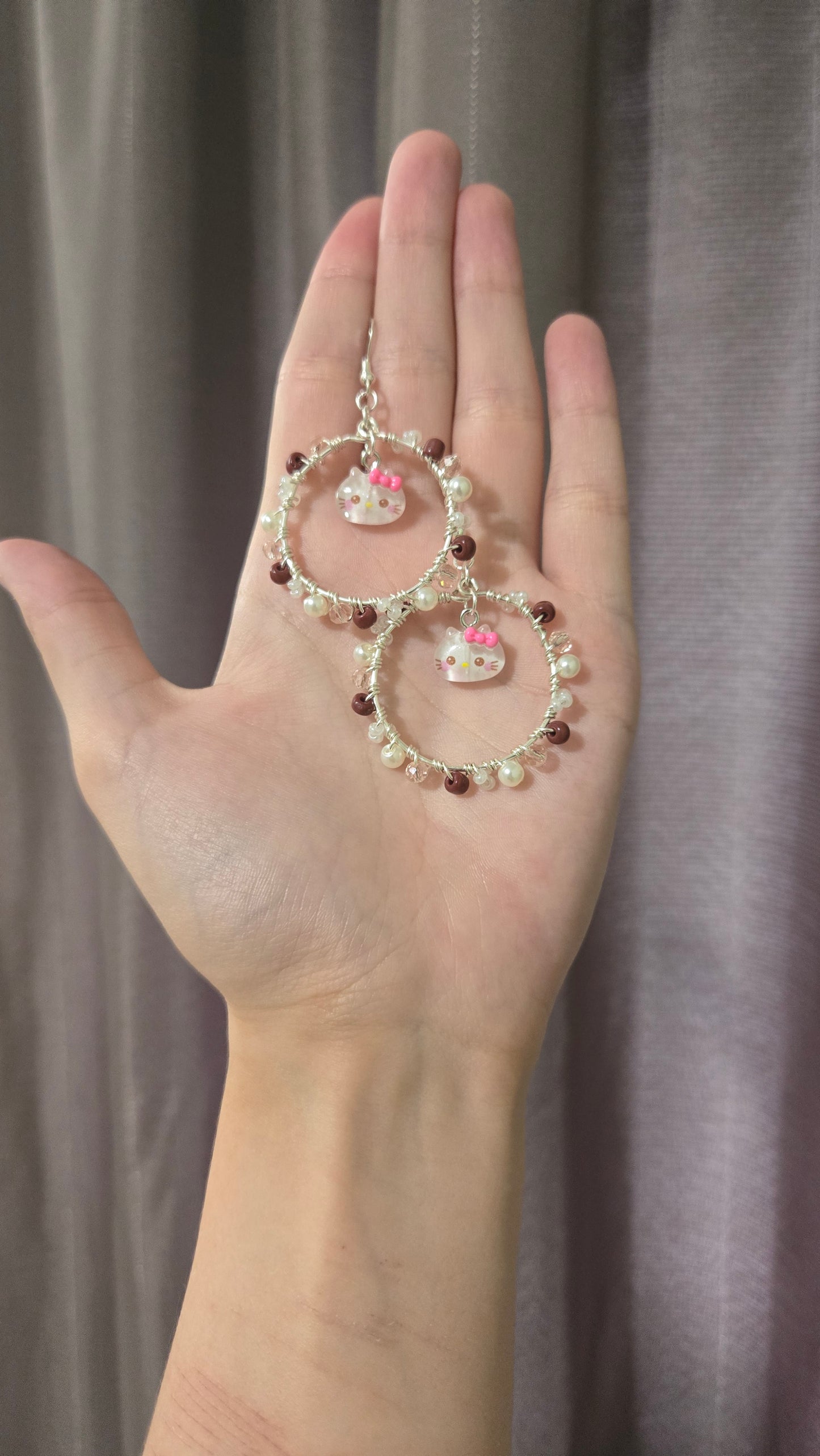 Hello Kitty Small Wire-wrapped Earrings